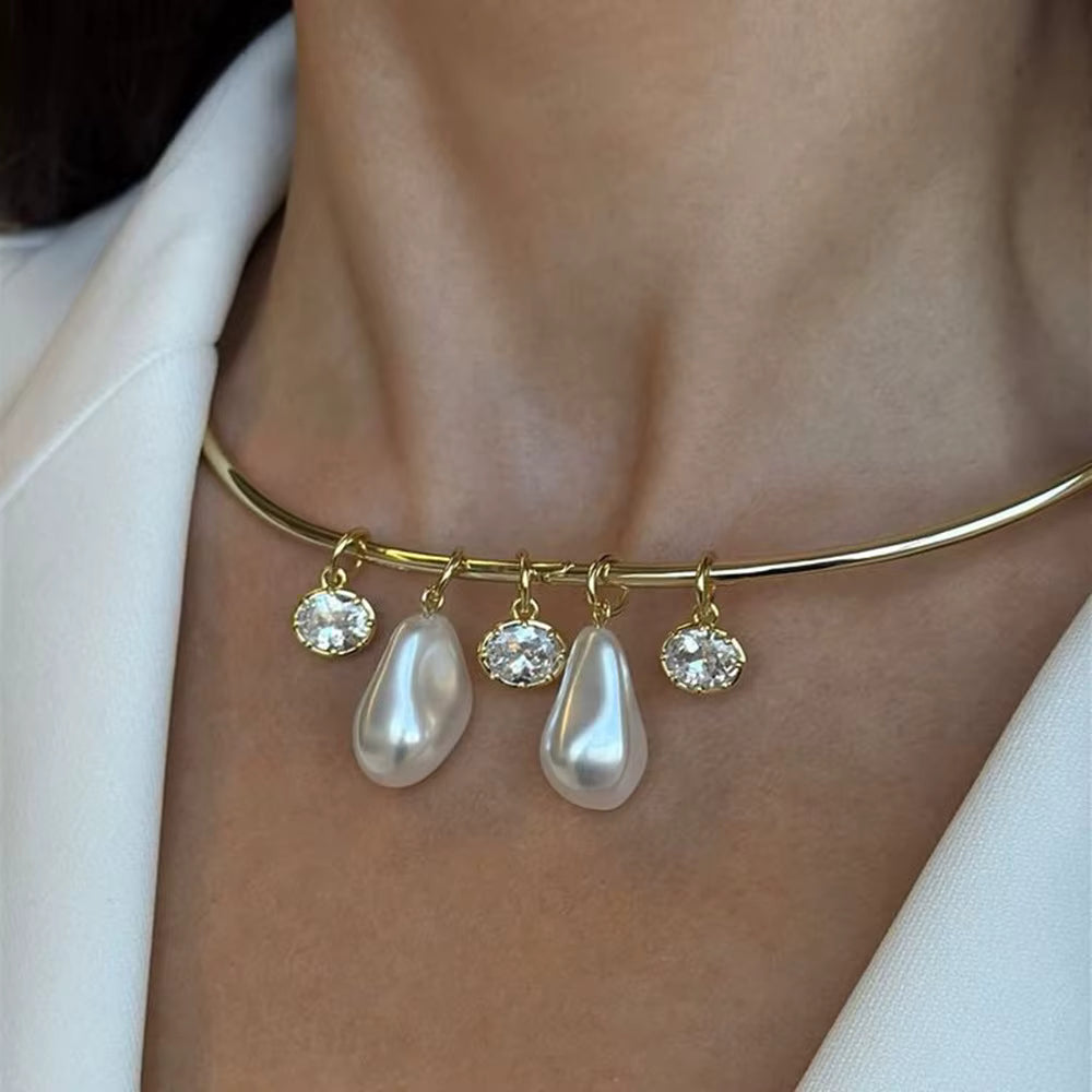 The Estelle Collar Necklace